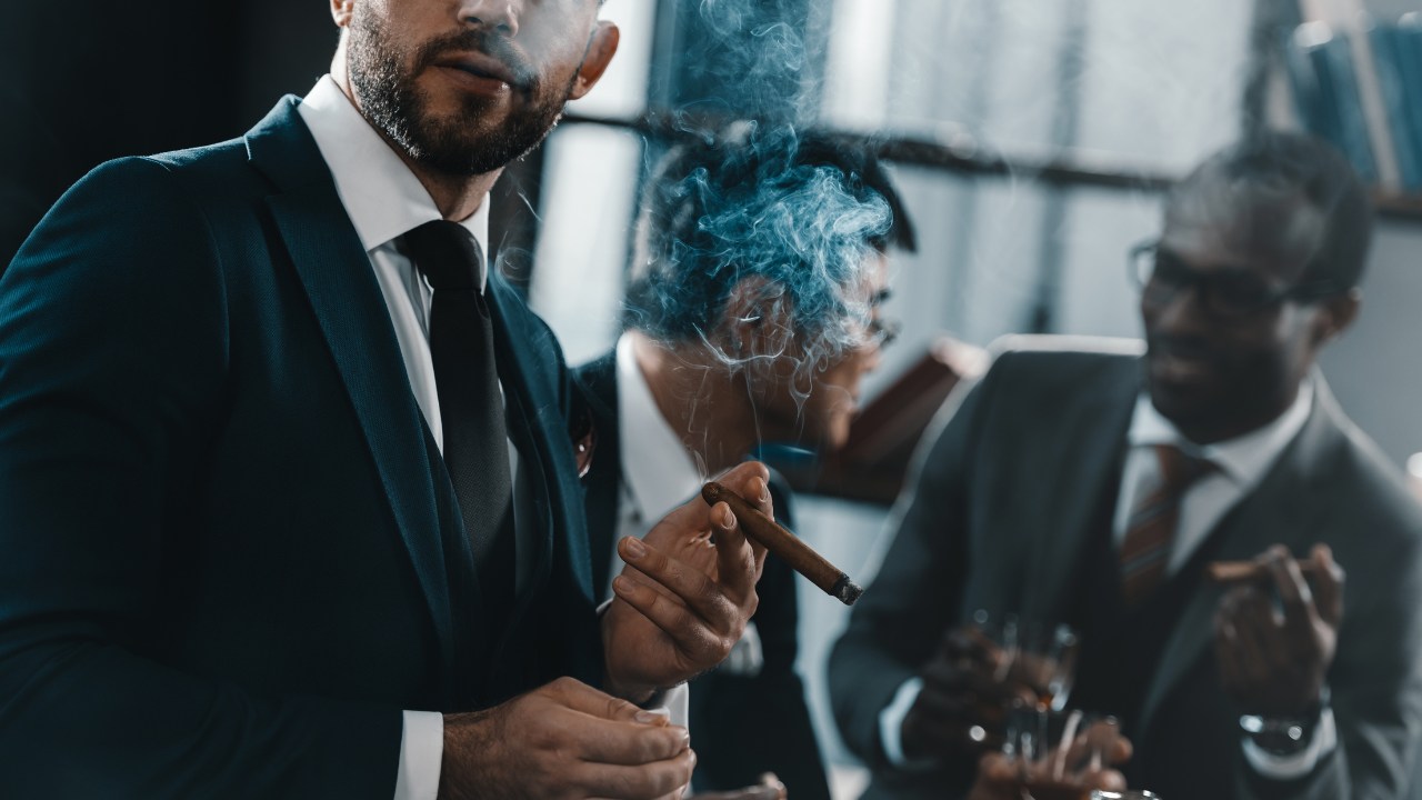 Why Don’t You Inhale Cigars and What You Should Do Instead: A Complete Guide